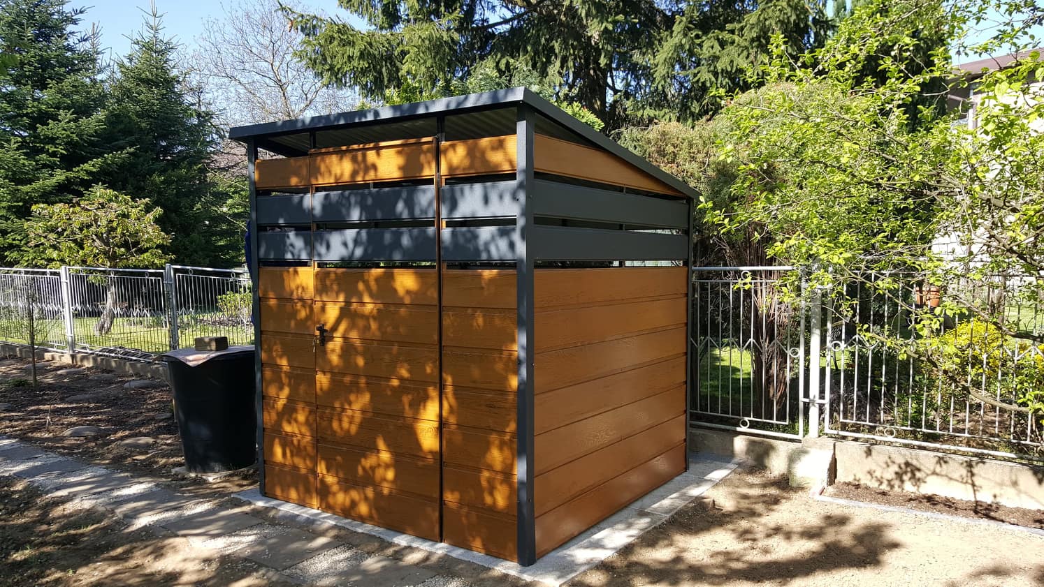 Wiata śmietnikowa 2m x 2m NR 2